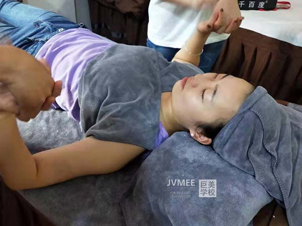 35歲怎樣速成學(xué)會美容